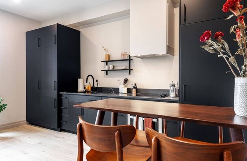 Stratford Apartment | Lot 44: Wood Forbes Unit 1 (King + Fireplace)