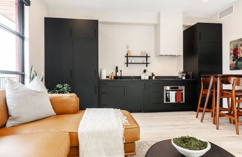 Stratford Apartment | Lot 44: Wood Forbes Unit 1 (King + Fireplace)
