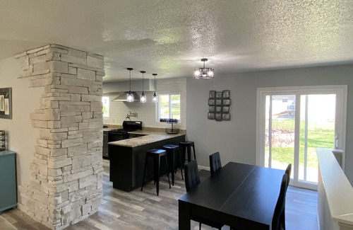 Maryland Heights House | Lots of Space! Central to St Charles and STL. Newly Remodeled. Large Backyard!