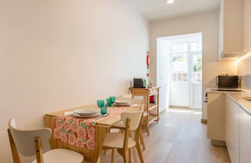 Beato Apartment | Lots of sun and a Private Garden at Beato
