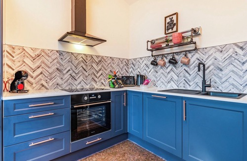 Maidstone Cottage | Lottie's Luxurious Lodge - UK36784