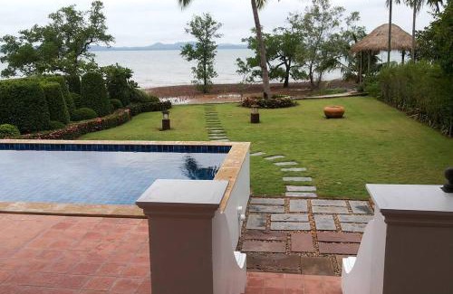 Ko Chang Villa | Lotus 2 Bedroom Beachfront Villa with private pool