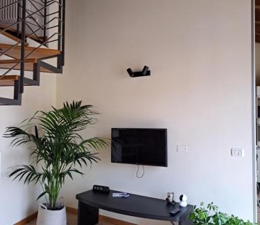 Caprino Veronese Apartment | Lotus, appartamento con soppalco a Caprino Veronese