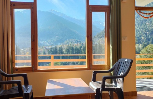 Burwa Bed & Breakfast | Lotus House Mountain View private room with Front Balcony with river View