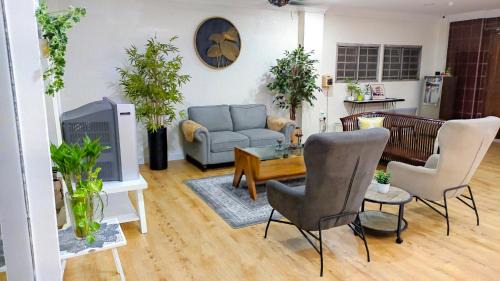 Ujong Hotel | Lotus Inn