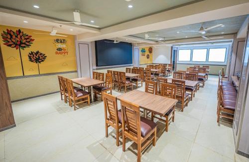 Uddar Hotel | Lotus Leaf
