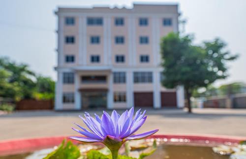 Uddar Hotel | Lotus Leaf