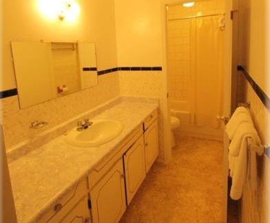 Cobourg Hotel | Lotus Motel