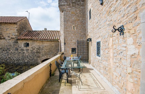 Le Clapier House | Lou Castel - ancien fort mediéval