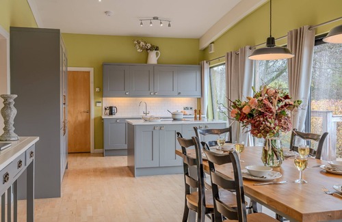 Richmond Cottage | Louis - a lodge that sleeps 6 guests in 3 bedrooms