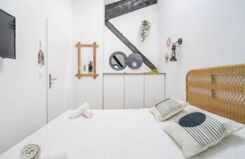Le Somail Apartment | Louis XIV, Le Somail.