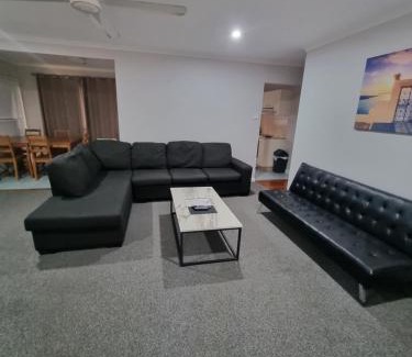 Mount Louisa Apartment | LOUISA