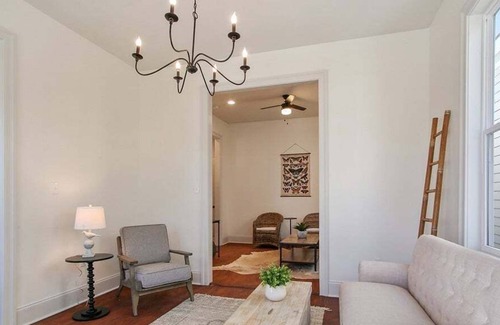 Faubourg Delassize Condo | Louisiana Villa sleeps 8