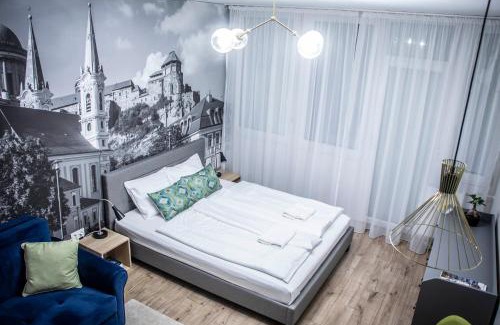 Esztergom Apartment | LouLou's Central Apartment with cosy balcony