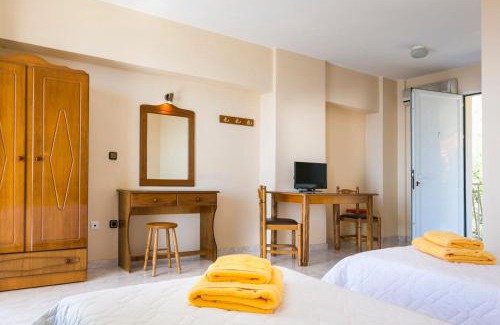 Vlachata Apartment | Lourdas View Studios