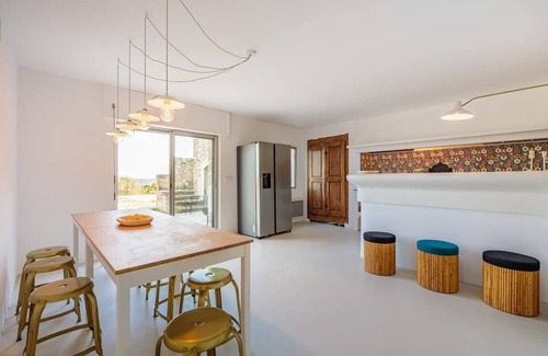 Cabrieres-dʼAigues House | Lourmarin, Htd pool A/C By the"DomainedelaColline"