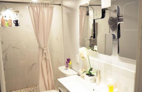 Whitby Apartment | LOVE and Relax at Dream Catcher Retreat