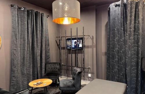 Vaise Apartment | love Room claire 1