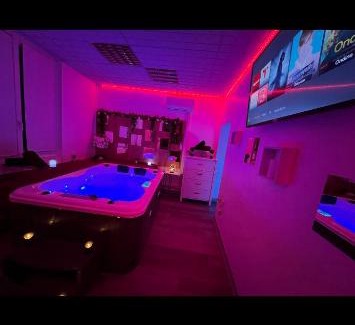 L'Union Apartment | Love Room Jacuzzi à l'Union