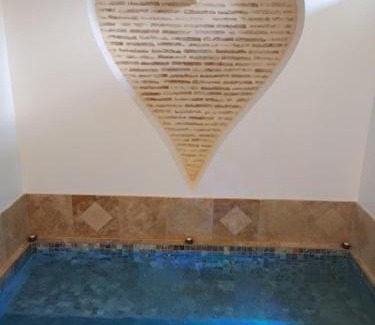Saint-Nexans Hotel | Love Room La parenthèse