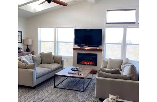 Panorama Heights House | Love Song Retreat in Panorama Heights