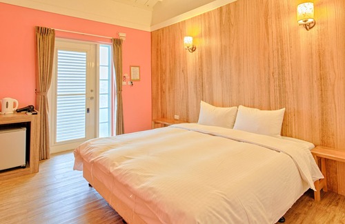 White Sand Beach Bed & Breakfast | Love Summer Hostel