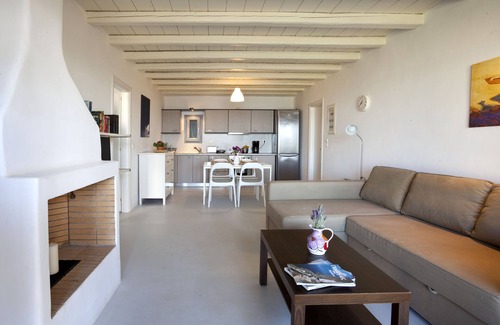 Kea House | Lovebirds Nest - A Petite Lodge Enjoying Garden And Sea Views