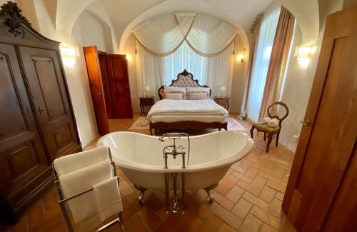 Svratouch Apartment | Lovecký zámek Karlštejn