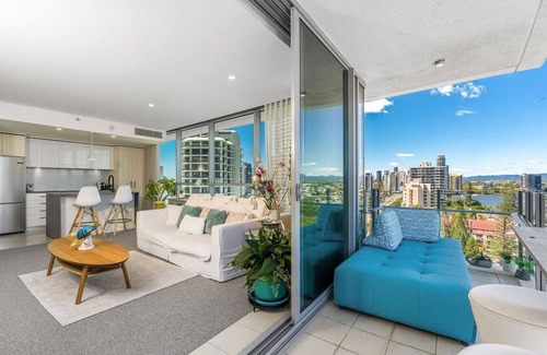 Surfers Paradise Apartment | Lovely 1 Bed apartment with stunning views & pool