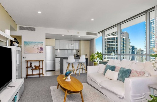 Surfers Paradise Apartment | Lovely 1 Bed apartment with stunning views & pool