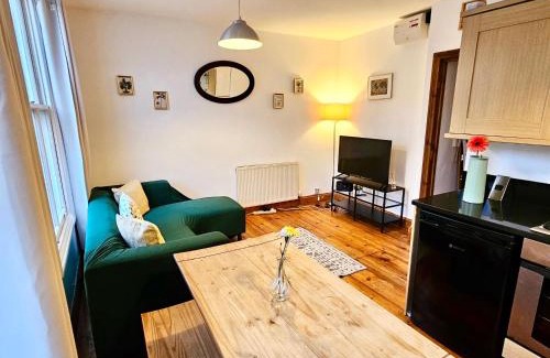 Tollington Apartment | Lovely 1 Bed Apartment 2 min to Station