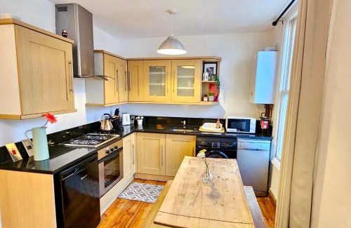 Tollington Apartment | Lovely 1 Bed Apartment 2 min to Station