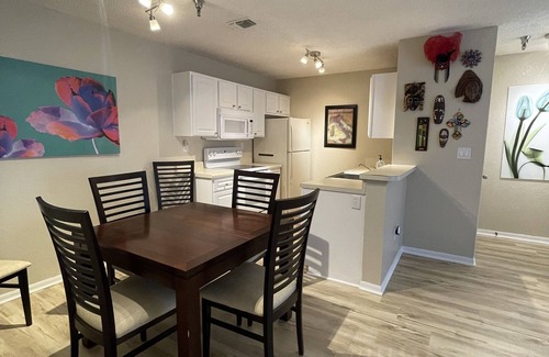 Gandy Condo | Lovely 1 bed condo with pool, tennis, volleyballand racketball court