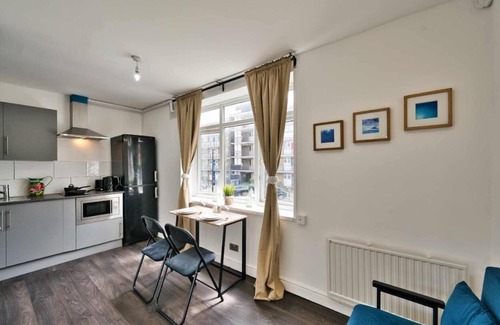 Lansbury Apartment | Lovely 1 Bed Flat for up to 3 guest in Poplar London E14 area