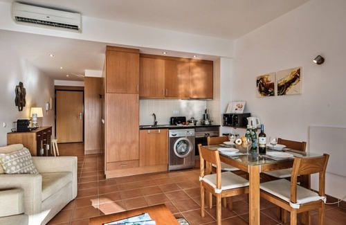 Telheiro Apartment | Lovely 1 Bedroom Apartment in Resort with Pool