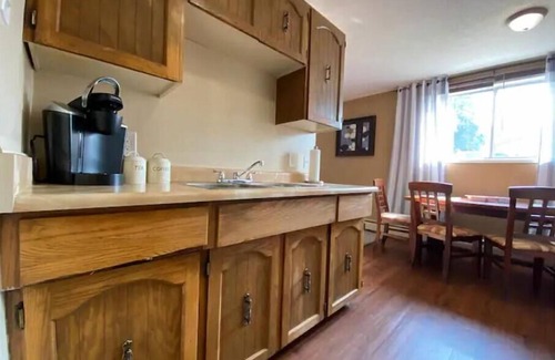 Grande Prairie Apartment | Lovely 1-bedroom with parking.
