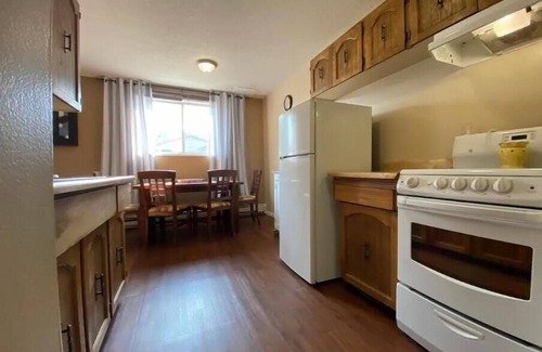 Grande Prairie Apartment | Lovely 1-bedroom with parking.