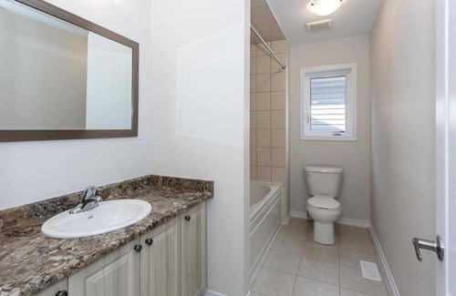 Thorold House | Lovely 1 Bedroom in a beautiful House on Bus Route AJ