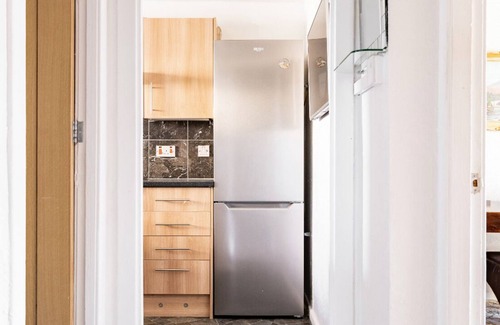 North West Apartment | Lovely 1-bedroom property with balcony in West end