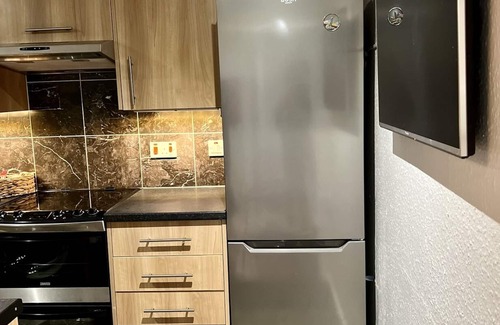 North West Apartment | Lovely 1-bedroom property with balcony in West end