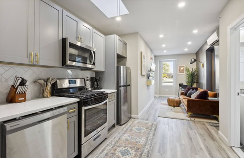 West Philadelphia Apartment | Lovely 1-Bedroom unit 15 minutes from downtown