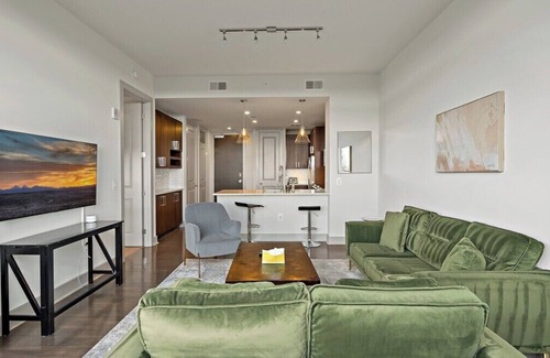 McLean Apartment | Lovely 1B1B Unit| Luxe | Prime Location | SpaciousLovely 1B1B Unit| Luxe | Prime Location | Spacious