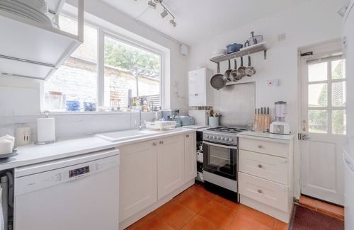 Greenwich West Apartment | Lovely 1BD Self Contained Flat in Greenwich