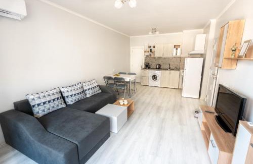 Plovdiv Apartment | Lovely 1Bed Apartment for 4 Guests & Free street parking