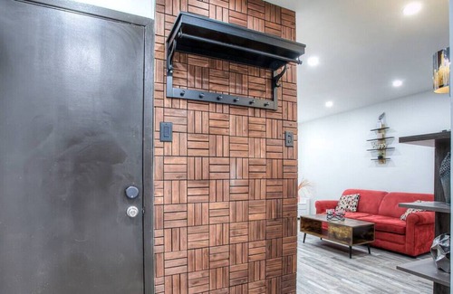 Mercier-Hochelaga-Maisonneuve Apartment | Lovely 1BR condo with Free Parking, Laundry