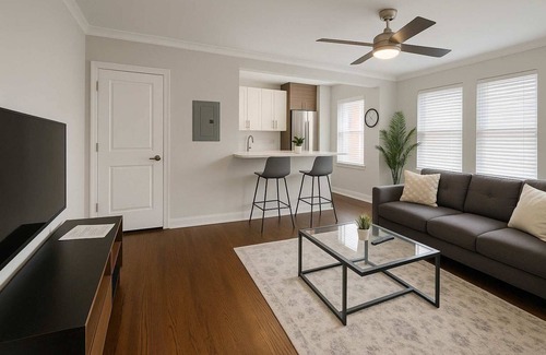 Evanston Apartment | Lovely 1BR in Evanston w/Laundry