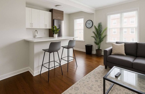 Evanston Apartment | Lovely 1BR in Evanston w/Laundry