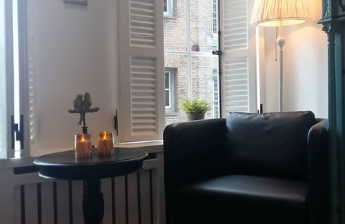 Haarlemmerbuurt Apartment | Lovely 1st Floor Apartment in Historic Canal House, Jordaan, Center, Amsterdam
