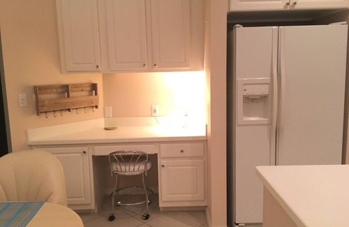 Osprey Village Condo | Lovely 2 bed 2 bath condo with spectacular sunsets from the pier