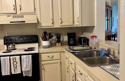 The Meadows Condo | Lovely 2 Bed 2 Bathroom Condo in a quiet lush area near the golf course